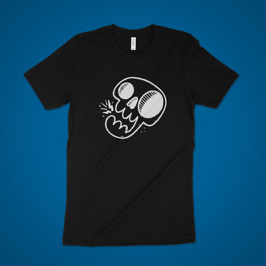 white lightning skull art on a black shirt